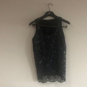 Sleeveless designed top